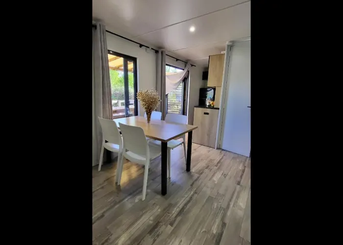 Camping Mobil Premium 3 Ch 5 Mayotte F64