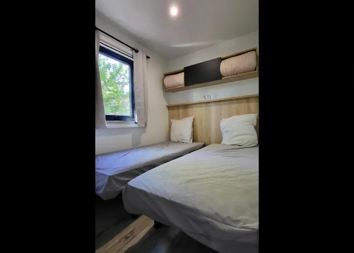 Camping Mobil Premium 3 Ch 5 Mayotte F64